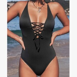 CUPSHE Women's Ribbed Texture Black V-Neck Lace-Up One-Piece Swimsuit Size L
